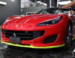 Ferrari Car Polishing Services in Dubai